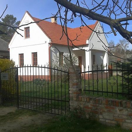 Park Vendégház Herend Exterior foto